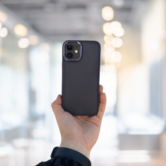 İphone 11  Arkasi Buzlu Şeffaf Hassas Düğme Kamera Çikintili Sert Mat Perfect Mor (491491)