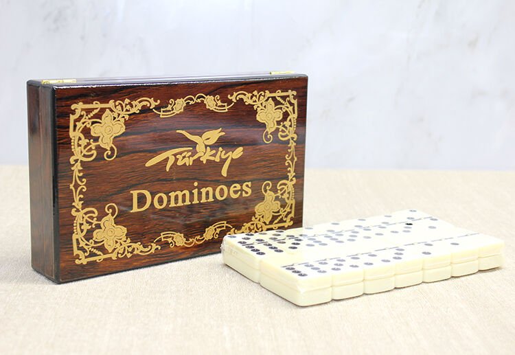 Ahşap Kutulu Domino Oyunu Model 3