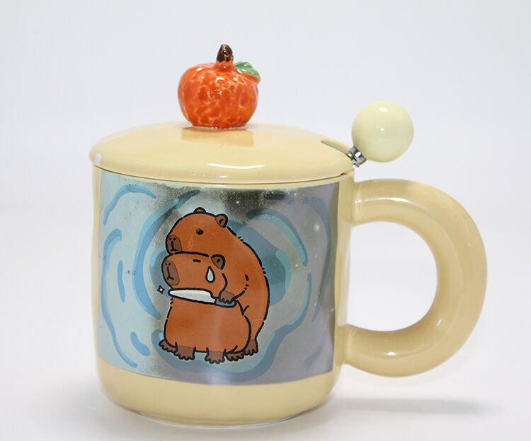 Capybara Desenli Kapaklı Kaşıklı Porselen Kupa Bardak