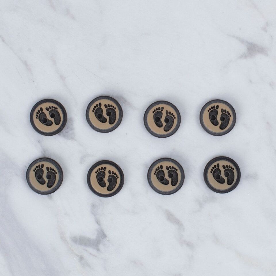 Loren Crafts 8 li Ayak İzi Şekilli Düğme - 0016