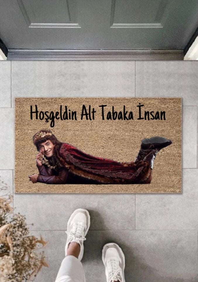 Hoşgeldin Alt Tabaka İnsan | Yüksek Kaliteli Dijital Baskılı Kaymaz Kapı Önü Paspası – Prens Temalı