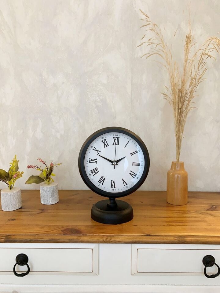 Siyah Metal Roma Rakamlı Masa Saati 25×20 cm