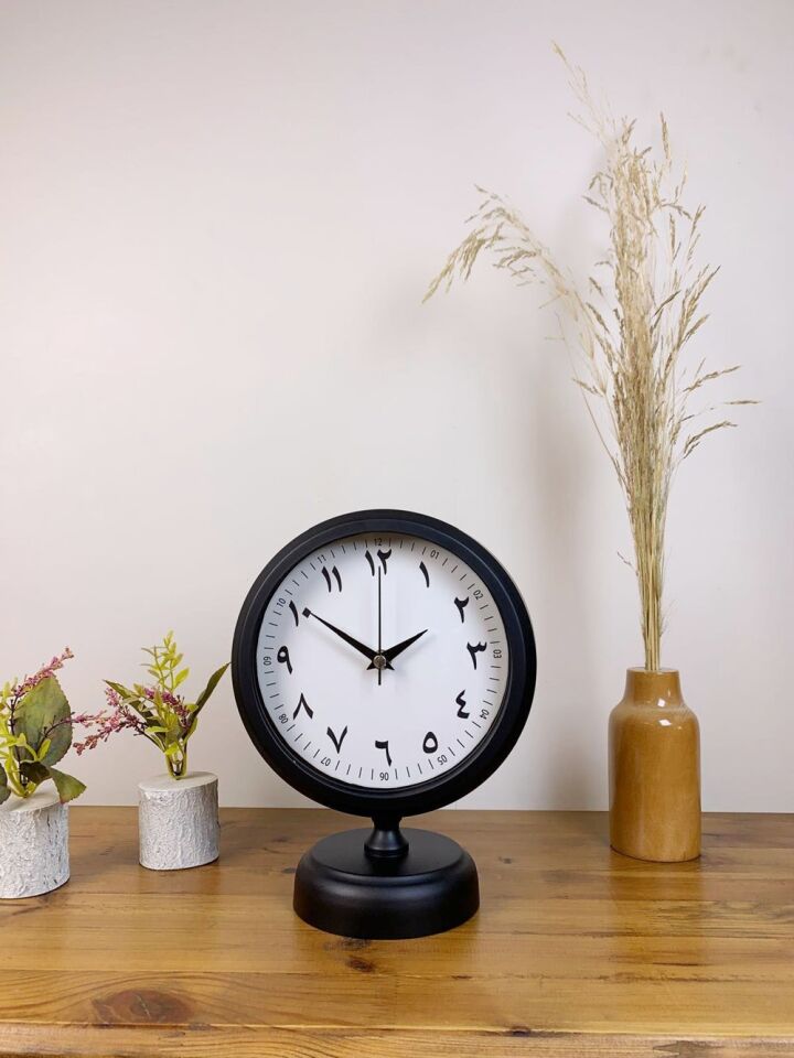 Siyah Metal Farsça Masa Saati 25×20 cm