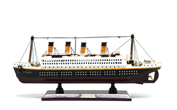 35x45 cm Özel Tasarım Işıklı Ahşap Titanik Gemi