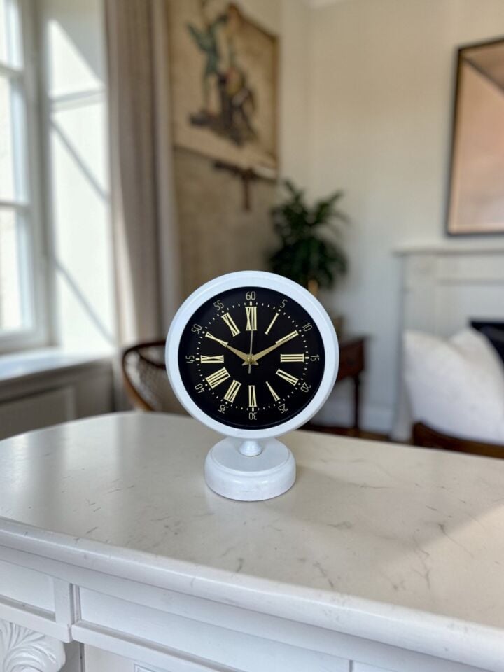 Regal White 25 x 20 Cm Metal Masa Saati