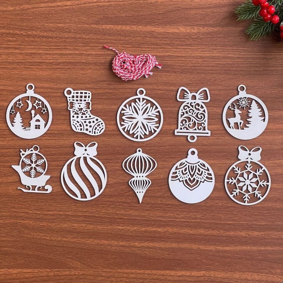 AD 10 Parça Kırmızı Beyaz İpli Karışık Model Ahşap Yılbaşı Ağaç Süsü