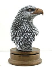 Kartal Büstü