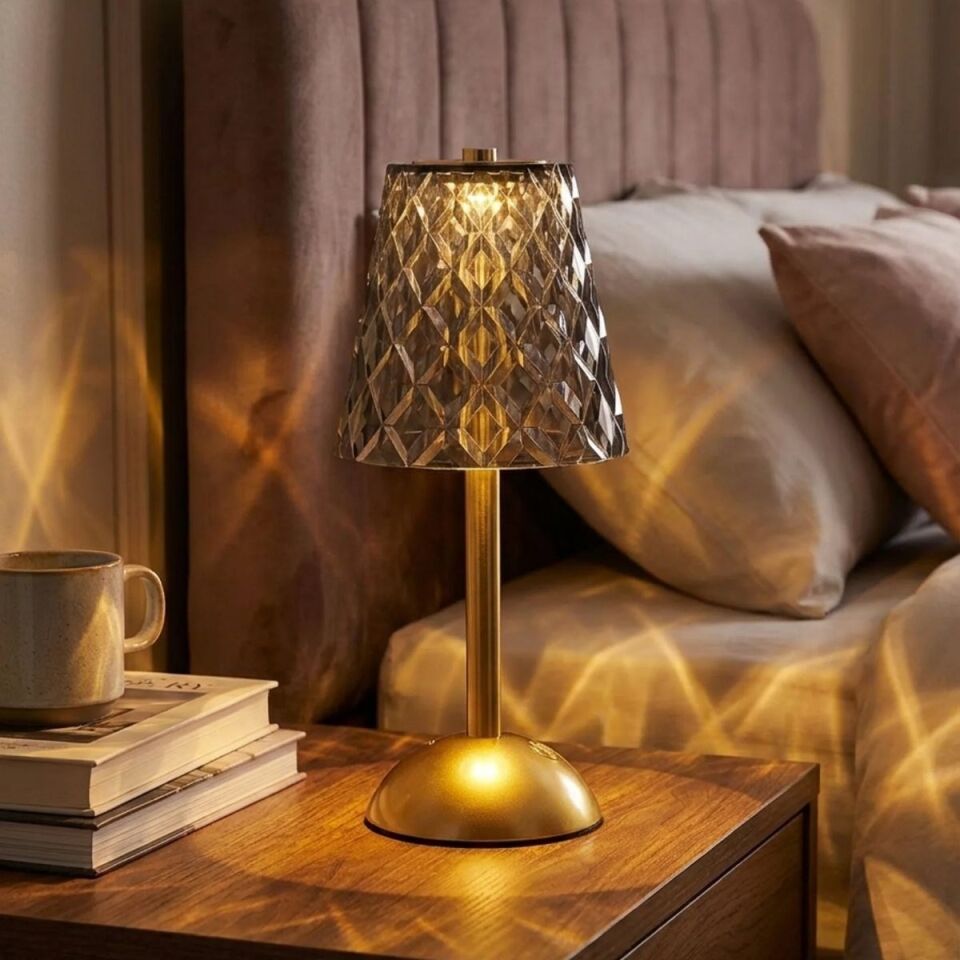 AD Uzun Klasik Gri Baklava Model LED Masa Lambası – Dokunmatik, 3 Renk Işık Modlu, Şarjlı Dekoratif Gece Lambası