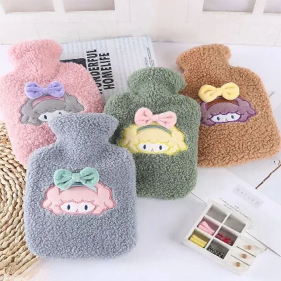 AD  1 Litre Polar Peluş Örgülü,Kurdeleli Saçlı Kız Model Sıcak Su Torbası