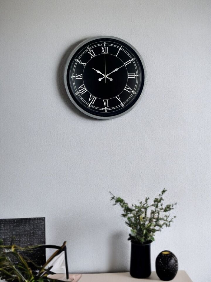 36 Cm Gri Roma Rakamlı Zarif Duvar Saati