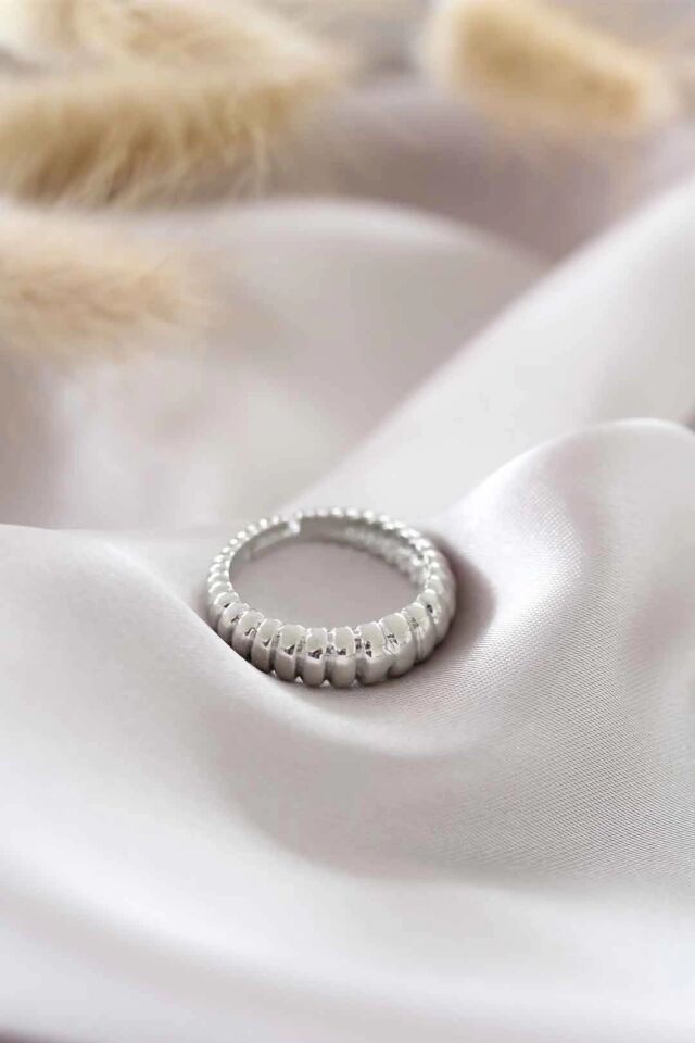 Mey İthalat® Gümüş Renk Ayarlamalı Burgu Kadın Yüzük