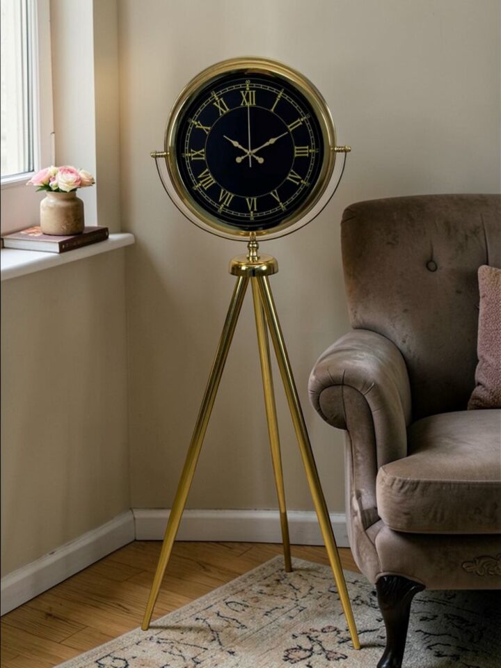 Luxury Gold Tripod Ayaklı Modern Saat