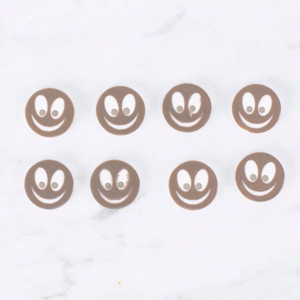 Loren Crafts 8 li Gülen Yüz Kahve Düğme - 0520