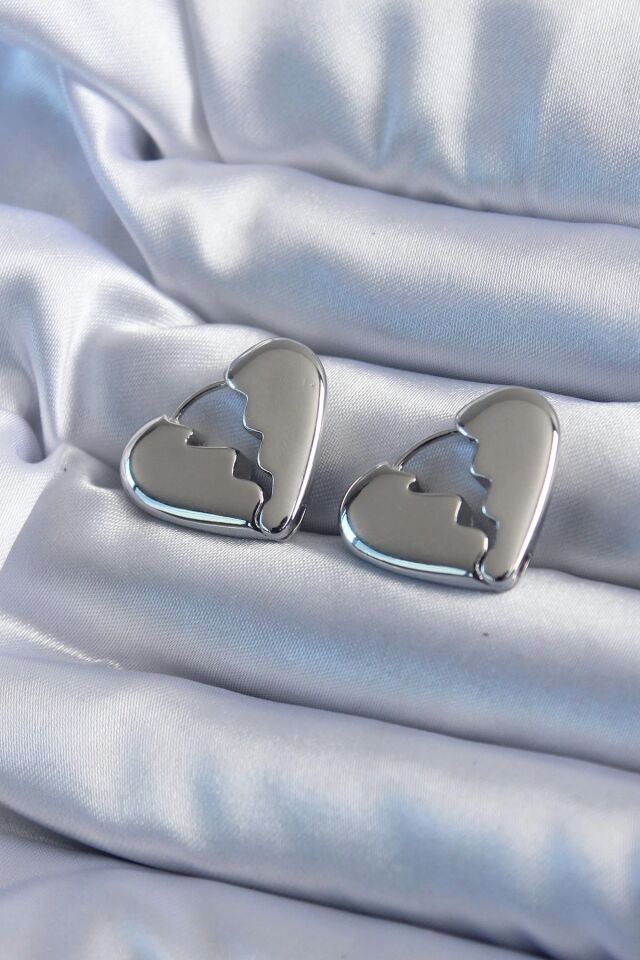 Mey İthalat® Gümüş Renk Kırık Kalp Model Pirinç Kadın Küpe