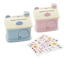 Küçük Ev Modeli  Kilitli R.Plastik Figürlü Çocuk Kumbara Stickerlı 12X14X9.5Cm (491491)