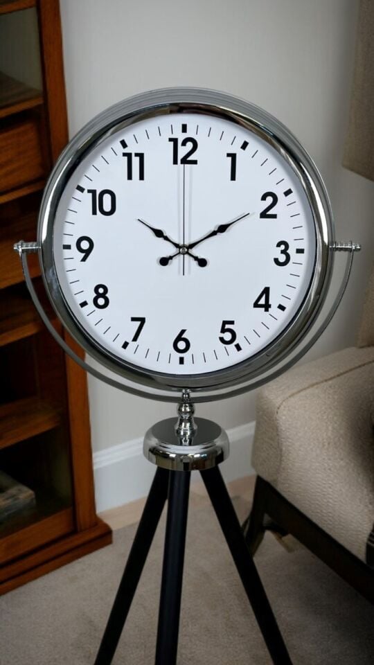 Krom Dekoratif Tasarım Tripod Ayaklı Saat