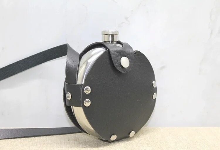 Deri Kılıflı Matara