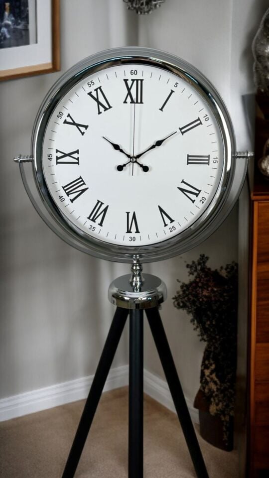 Krom Asalet Tripod Ayaklı Saat