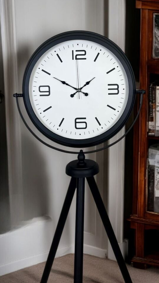 Black Balance Tripod Ayaklı Saat