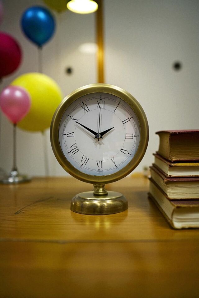 Retro Eskitme Metal 25 x 20 Cm Masa Saati