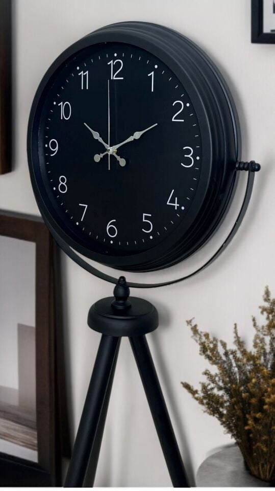 Sade Siyah Tripod Ayaklı Saat