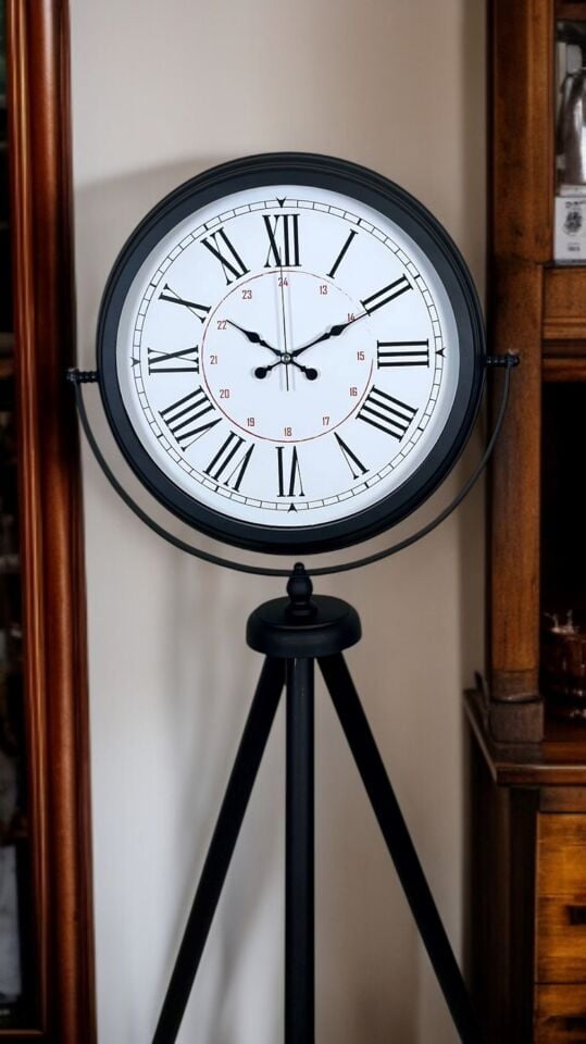 Siyah Roma Rakamlı Lüks Tasarım Tripod Ayaklı Saat