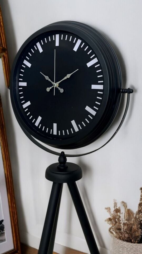 Siyah Lüks Sade Tripod Ayaklı Saat