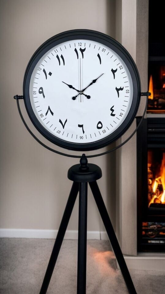 Siyah Arap Rakamlı Sıradışı Tasarım Tripod Ayaklı Saat