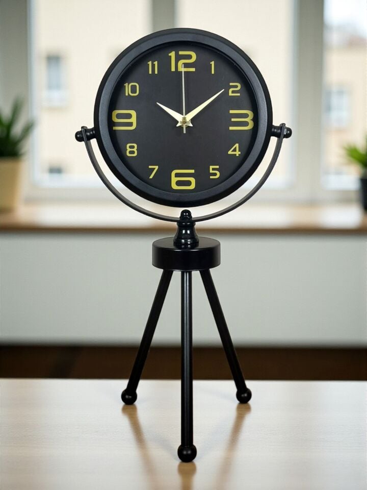 Siyah Metal Gold Rakamlı Üç Ayaklı Masa Saati