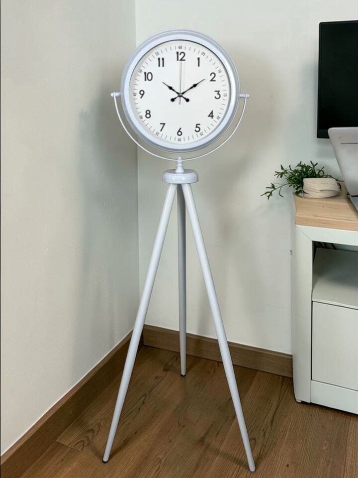 Elegance Beyaz Tripod Ayaklı Saat