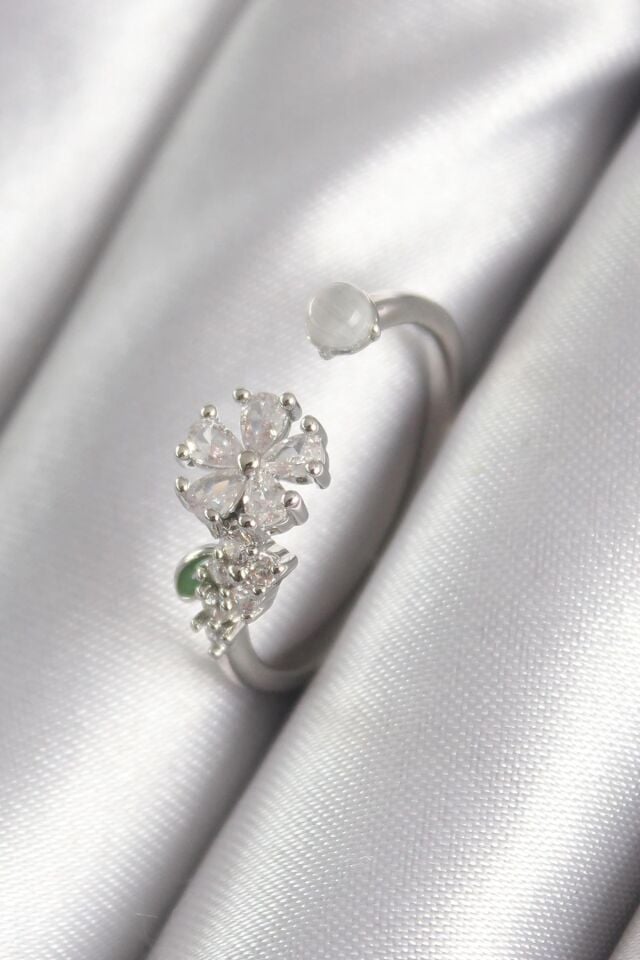 Mey İthalat® Pirinç Gümüş Renk Zirkon Taşlı Çiçek Model Kadın Yüzük