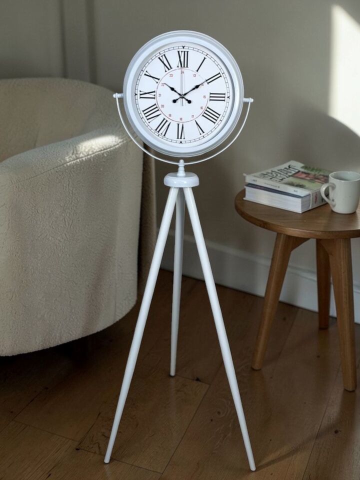 Roma Rakamlı Beyaz Tripod Ayaklı Saat