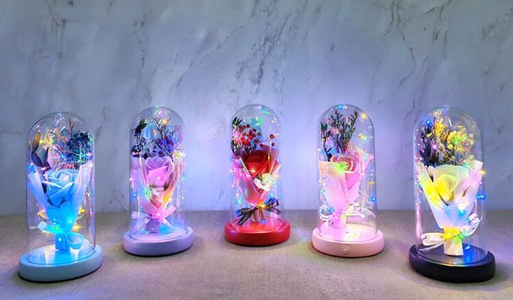 Işıklı Müzikli Cam Fanus İçinde Lavantalı Romantik Gül