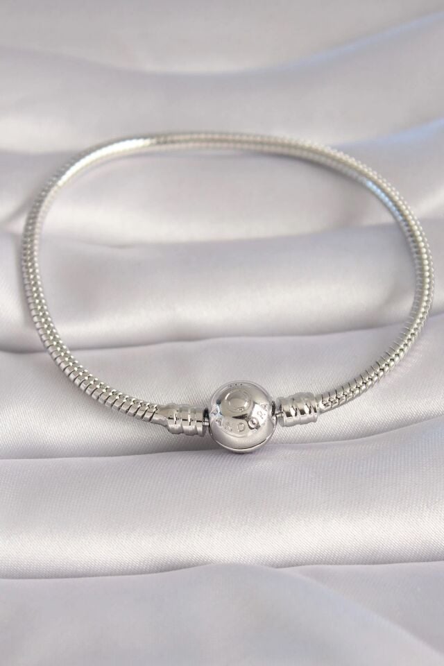 Mey İthalat® Pirinç Gümüş Renk İşleme Detay Charm Model Kadın Bileklik